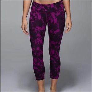 Lululemon Wunder Under purple tie dye capri leggings